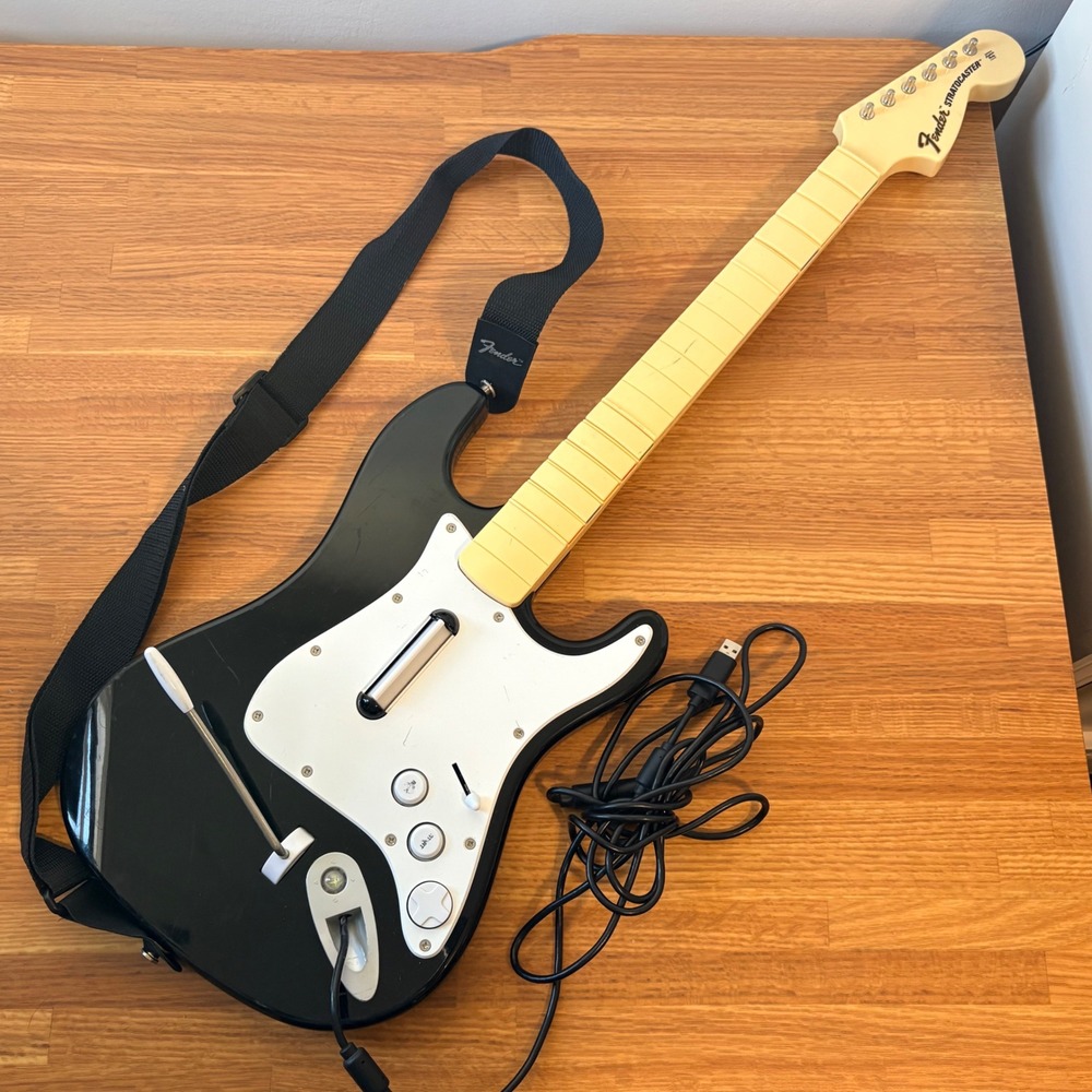 For Parts Untested Fender Stratocaster Harmonix Guitar Controller 822152 Xbox360